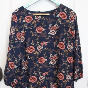 Flower Patterned Quarter-Sleeved Dress